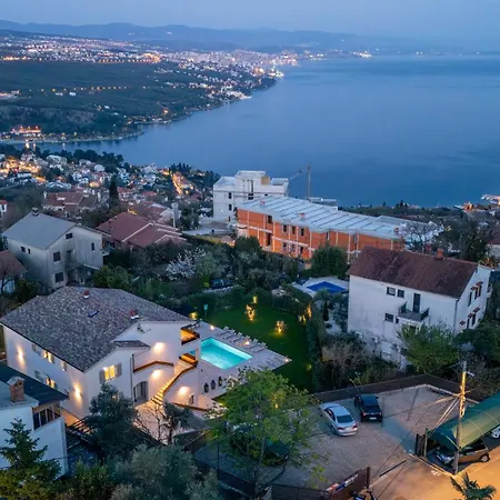 아파트 Visore - Renea