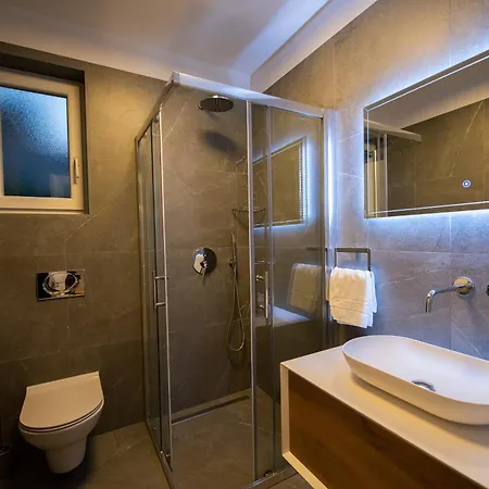Visore - Renea Apartman Abbázia